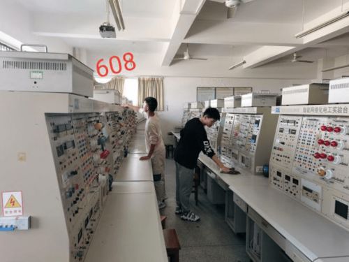 勞動(dòng)育新芽，科教筑夢想——2020年11月2日科教樓勞動(dòng)教育小記